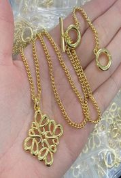 Luxury L Brand Designer pendant necklaces Hollow Geometry Charm Square Cake Simple OL Elegant 18K Gold cross chain necklace Jewelr6624651