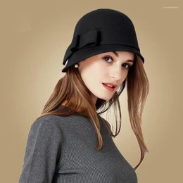 Berets England Style Ladies Wool Hats Black White Flower Felt Hat Fashion Women Maison Michel Cloche Cap