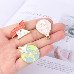 Travelling Quote Enamel Pin World Eiffel Tower Suitcase Brooches Clothes Badge Lapel Jewellery Gifts For Travelling Friend Wholesale