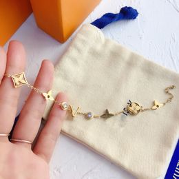 High-end Designer Brand Letter Gold Bracelets Women Bangle Stainless steel Crystal Flower Pendant Lovers Gift Wristband Cuff Chain Designer Jewelry Accessories