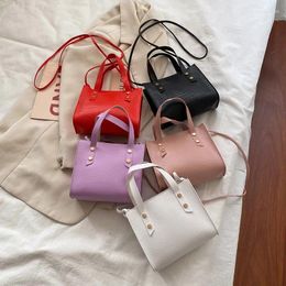 Shoulder Bags 2024 Ladies Casual Totes Spring Summer Lizard Pattern Rivet Bucket Solid Color Mini Purse Simple Female Bag For Travel