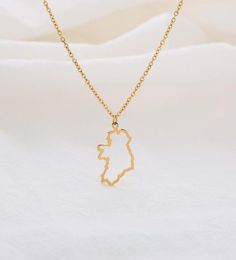 10PC Outline Republic of Ireland Map Necklace Continent Europe Country Dublin Pendant Chain Necklaces for Motherland Hometown Iris3466715