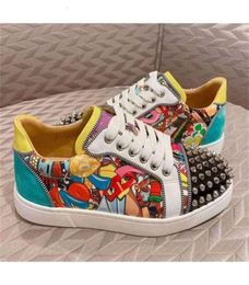 Designer Super Loubi Print Party Casual Casual Co Cool G Fiti Patente Leather Sneaker Mens Women Shoes Outdoor Treinadores Wit Sport1377885