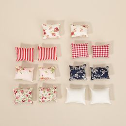2Pcs/Set 1:12 Scale Dollhouse Miniature Furniture Pocket Fabric Mini Couch Sofa Floral Printed Cute Pillow Toys Gift Accessories