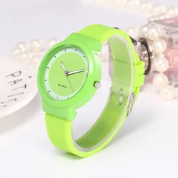 Wristwatches Simple Design Wristwatch Stylish Candy Color Women's Watch With Silicone Strap Quartz Movement Round Dial For Birthday