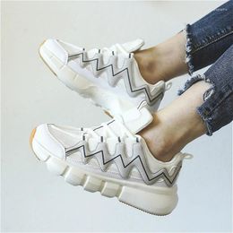 Fitness Shoes 2024 Fashion Big Size 36-44 Reflective Sneakers Women Breathable Mesh Flat Platform White Harajuku Lace-Up Spring/Autumn