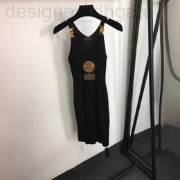 Basic & Casual Dresses designer 2024 Summer Nanyou New Medusa Sequin Gold Thread Embroidered Portrait Button Knitted Sling Dress JCKX