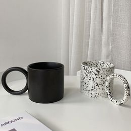 Creative Big Round Circle Handle Mugs Ceramic Personalized Cups White Black Splash-ink For Milk Water Tea Kitchen Tableware Gift