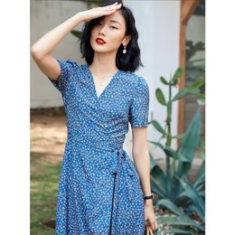 French Retro Silk Dress Summer 2023 Long Temperament Slim Vneck Mulberry Ruffle Blue Tea Break 240401