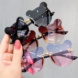 Kids Sun Sunglasses Bear Shape Children Glasses Trendy Girls Cartoon Eyeglasses Shades Driver AntiGlare Boys 240408