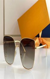 Designer Cheap classic Luxury charm cat eye sunglasses for women avantgarde metal pendant glasses summer elegant glamorous style9424415