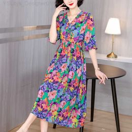 Basic Casual Dresses 2024 Spring/Summer New Silk Satin Short Sleeve Flower Printed Womens V-neck Loose Large Size Ultra Thin Knee Length Skiing C240411