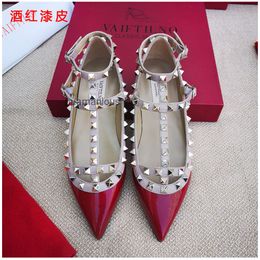 v Lacing New Pointed Sole Vvalen Shallow Designer Family Rivet Heel Flat Stud Single Colour Shoes Heels Pump Mouth Spring Womens Summer 1MHZ