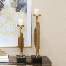 Candle Holders Creative Iron Candlestick Light Luxury Furnishings European Living Room Study Bedroom Wine Cabinet Decorative