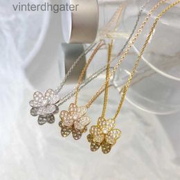 High End Vancelfe Brand Designer Necklace Lucky Full Diamond Clover Necklace Fashionable Fresh Versatile Flower Pendant Trendy Designer Brand Jewelry