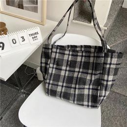 Bag Extra Large Women Woolen Canvas Bags Checked Pattern Design Handbag Soft Warm Cloth Fabric Big Tote Ladies Casual Shoulder