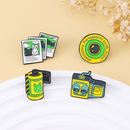 PROFESSIONAL PHOTOGRAPHY DIGITAL STUDIO camera lens Retro hand camera Rabbit film 3 photo brooches lapel pins Badge