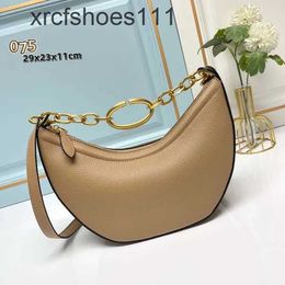 Cowhide 2024 Stud Bag valenn Bags Evening Purse Chain Design Saddle High-end Fashionable Slimming One Shoulder Crossbody Women Small Handbag 7S54