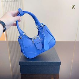 Leather Handbag Designer Sells New Women's Bags at Discount and Bag Underarm One-shoulder Portable for Women