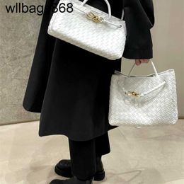 Handbag Andiamo BottegVenetas 2024 Horizontal Woven Women's Bag Leather Tote Casual One Shoulder Diagonal Straddle EF5N