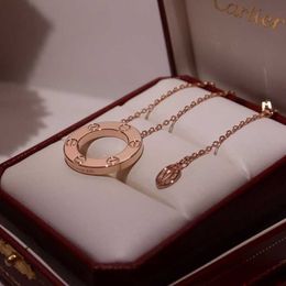 Designer Charm High Version High Carter V Gold Gold 18k Rose Round Cake Necks Womens Classic Three Diamond Full Collarbone Chain Fashible