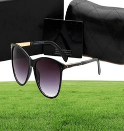 2121 men classic design sunglasses Fashion Oval frame Coating UV400 Lens Carbon Fibre Legs Summer Style Eyewear with box8059284