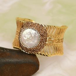 GG Jewellery Big White Coin Pearl Gold Plated Bangle With Zircon Paved Wire Drawing Point Pearl Bracelet Lady Jewellery 240408