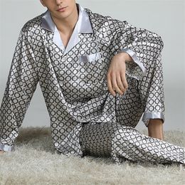 Mens Stain Silk Pajama Sets Pajamas Men Sleepwear Modern Style Printed Silk Nightgown Home Male Satin Soft Cozy Sleeping Pajamas 240411