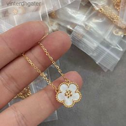 High End Vancelfe Brand Designer Necklace Seiko Silver Fritillaria Peach Blossom Plum Blossom Necklace Female Elegant Trendy Designer Brand Jewellery