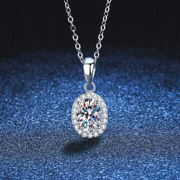 Diamond Necklace Morsang S925 Sterling Sier Pendant Women Plating Platinum Temperament Simple Dove Egg d Colour Moissanite Necklace