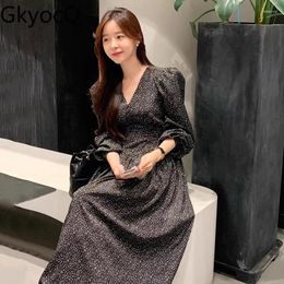 Lässige Kleider Gkyocq Korean Chic Spring Frauen Kleid französische elegante V-Ausschnitt Blumendruck Taille Slim Longleved Eine Linie Frau