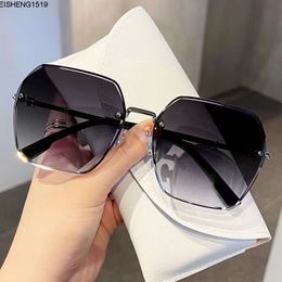 New Frameless Sunglasses for Women High-end Large Face Uv Resistant Round Summer Sun Protection