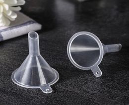 Portable Transparent Mini Funnels Small Plastic Bottleneck Bottles Packing auxiliary tool Kitchen Bar Dining Accessory DH98783191927