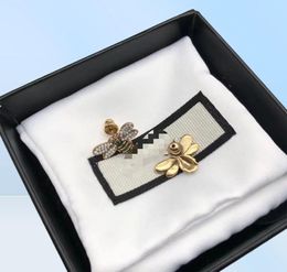Designer earrings brass material needles antiallergic bee luxury brand high quality earring ladies weddings parties gifts 8117740