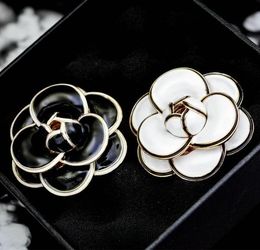 Pins Brooches Korean High Quality Luxury Camellia Big Flower Brooch Pins Woman Boutonniere Gift Jewelry2559361