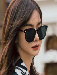 Sunglasses Korean Women East Moon Fashion Lady Elegant Cat Eye Sunglass Woman Retro Original Pack9835148