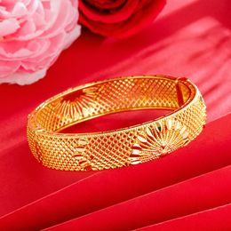 QEENKISS 24KT Gold Peacock Bracelet For Women Vintage Hollow Bangle Fine Jewellery Wedding Party Bride Mother Ladies Gift BT5316