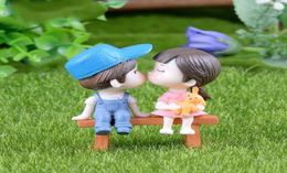 3pcsSet Bench Sweety Lovers Couple Miniatures Fairy Garden Decoration Figurines Gnome Moss Terrariums Handmade Crafts Decoration 9926147