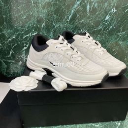 2024 Scarpe casual da donna classiche abbinando il colore papà casual Il bancone è super caldo, va tutto e sembra di buone dimensioni 35-44