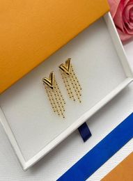Designer Hoop Silver Rose Stud Earrings For Women Luxurys Designers Love Gold Earring Fashion V Letter Pearl Earring 2100936