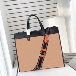 Chic Large capacity luxurys handbags unisex Wide shoulder strap Tote Bag coacss Totes Commuter Crossbody Handbag Briefcase 230915