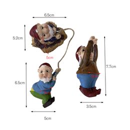 7/12cm Gnome Climbing Dwarf Sculpture Resin Art Statue Landscape with Locking Hook for Outdoor Balcony Lawn Terrace Decoration