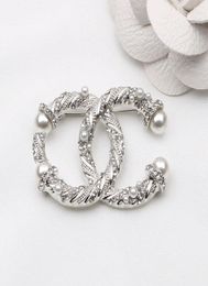 Luxury Brand Designer Double Letter Pins Brooches Women Gold Silver Inlay Crystal Pearl Rhinestone Cape Buckle Brooch Suit Pin Wed2479948