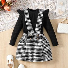 Clothing Sets 2-7 Years Kid Girl Black Stripe Long Sleeve Plaid Strap Skirt Set Fashion Cute All Match Wear Autumn Winter Party Outifit Y240412