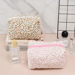 Cosmetic Bags Flower Printed Bag Zipper Storage Organizer Makeup Accessory Toiletry Handbag Pouch Large Travel Portable