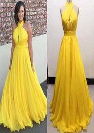 Yellow Plus Size Chiffon Long Evening Dresses Halter Pleated Flowy Floor Length Backless Evening Dresses Formal Gowns2917599