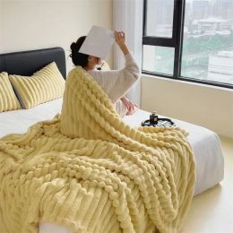 Solid Colour Blanket Thin Fluffy Sofa Throw Blankets for Beds Sofa Living Room Soft Bedspreads Soft Cosy Warmth Blanket