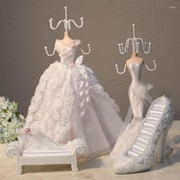 Decorative Plates Euro White Jewelry Shelf Creative Princess Necklace Display Stand Home Decor Desktop Ornament Wedding Gift Decoration