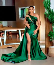 2022 Elegant Dark Green Sequined Mermaid Prom Dresses One Shoulder Neck Side Split Evening Gowns Satin Sweep Train Formal Dress4980910