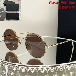 Luxury designer sunglasses Vintage round high quality Square Vacation casual women's sunglasses Metal leather necklace UV protection travel sunglasses